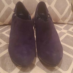 Navy blue suede booties
